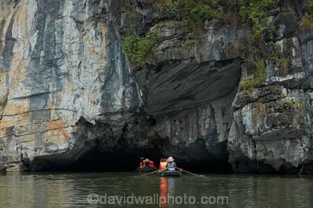 Asia;Asian;boat;boats;cave;cavern;caverns;caves;karst-topography;karsts;limestone-cave;limestone-caves;limestone-karst;limestone-karsts;limestone-landscape;Ninh-Binh;Ninh-BÃ¬nh-province;Northern-Vietnam;people;person;punt;punts;Red-River-Delta;river;rivers;row-boat;row-boats;South-East-Asia;Southeast-Asia;tourism;tourist;tourist-boat;tourist-boats;tourists;Trang-An;Trang-An-Grottoes;Trang-An-Landscape-Complex;Trang-An-Lanscape-Complex;Trang-An-World-Heritage-Site;TrÃ ng-An;UN-world-heritage-area;UN-world-heritage-site;UNESCO-World-Heritage-area;UNESCO-World-Heritage-Site;united-nations-world-heritage-area;united-nations-world-heritage-site;Vietnam;Vietnamese;water;world-heritage;world-heritage-area;world-heritage-areas;World-Heritage-Park;World-Heritage-site;World-Heritage-Sites