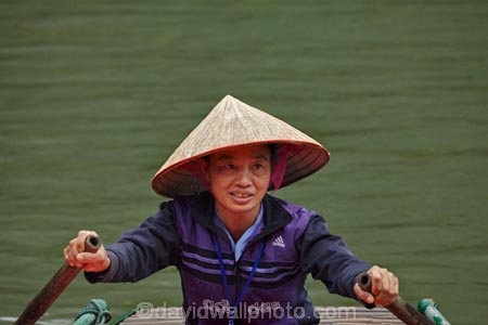Asia;Asian-conical-hat;Asian-conical-hats;conical-hat;conical-hats;leaf-hat;leaf-hats;Ninh-Binh;Ninh-Bình-province;non-la;Northern-Vietnam;nón-lá;palm_leaf-conical-hat;people;person;punt;punts;Red-River-Delta;river;rivers;row-boat;row-boats;South-East-Asia;Southeast-Asia;tourism;tourist;tourist-boat;tourist-boats;tourists;Trang-An;Trang-An-Grottoes;Trang-An-Landscape-Complex;UN-world-heritage-area;UN-world-heritage-site;UNESCO-World-Heritage-area;UNESCO-World-Heritage-Site;united-nations-world-heritage-area;united-nations-world-heritage-site;Vietnam;Vietnamese;Vietnamese-conical-hat;Vietnamese-conical-hats;Vietnamese-hat;Vietnamese-hats;Vietnamese-symbol;water;world-heritage;world-heritage-area;world-heritage-areas;World-Heritage-Park;World-Heritage-site;World-Heritage-Sites