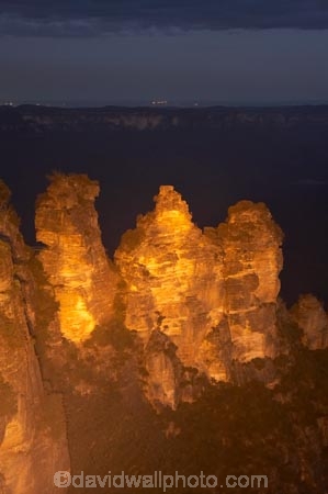 Australasia;Australia;Australian;Blue-Mountains;Blue-Mountains-N.P.;Blue-Mountains-National-Park;Blue-Mountains-NP;bluff;bluffs;cliff;cliffs;dark;Echo-Point;erode;eroded;erosion;escarpment;escarpments;evening;flood-lighting;flood-lights;flood-lit;flood_lighting;flood_lights;flood_lit;floodlighting;floodlights;floodlit;geological;geology;Gunnedoo;Jamison-Valley;Katoomba;light;lights;lookout;lookouts;Meehni;mountainside;mountainsides;N.S.W.;New-South-Wales;night;night-time;night_time;NSW;panorama;panoramas;rock;rock-formation;rock-formations;rock-outcrop;rock-outcrops;rock-tor;rock-torr;rock-torrs;rock-tors;rocks;sandstone;scene;scenes;scenic-view;scenic-views;steep;stone;The-Three-Sisters;Three-Sisters;UN-world-heritage-site;UNESCO-World-Heritage-Site;united-nations-world-heritage-site;View;viewpoint;viewpoints;views;vista;vistas;Wimlah;world-heritage;world-heritage-area;world-heritage-areas;World-Heritage-Park;World-Heritage-site;World-Heritage-Sites