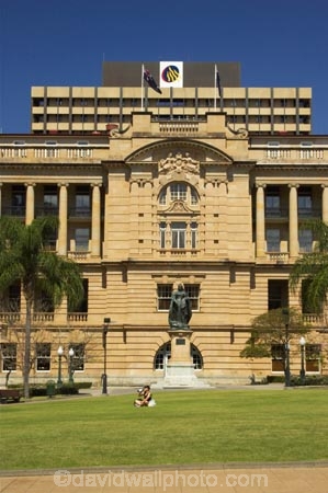 Administrative-Building;architecture;australasia;Australia;australian;bank;Brisbane;building;buildings;colonial;Former-Administrative-Building;Former-Administrative-Building,;grand;grass;grassy;heritage;Historic;historical;old;park;queen-victoria-statue;Queens-Gardens;Queensland;statue