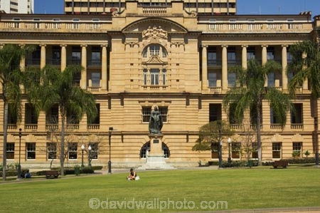 Administrative-Building;architecture;australasia;Australia;australian;bank;Brisbane;building;buildings;colonial;Former-Administrative-Building;Former-Administrative-Building,;grand;grass;grassy;heritage;Historic;historical;old;park;queen-victoria-statue;Queens-Gardens;Queensland;statue