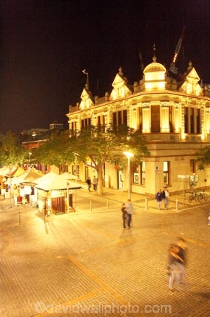 australasia;Australia;australian;Brisbane;Friday-night-market;illuminate;illuminated;illumination;light;lights;market;markets;night;night-time;people;Queensland;south-bank;South-Bank-Parklands;stall;stalls