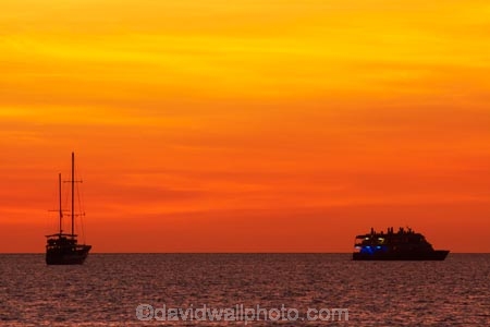 Australasian;Australia;Australian;boat;boats;cruise;cruises;Darwin;dusk;evening;Mindil-Beach;Mindil-Beach-Market;Mindil-Beach-Markets;Mindil-Beach-Sunset-Market;Mindil-Beach-Sunset-Markets;Mindil-Market;Mindil-Markets;Mindil-Sunset-Market;Mindil-Sunset-Markets;N.T.;nightfall;Northern-Territory;NT;orange;silhouette;silhouettes;sky;sunset;sunsets;Top-End;tour-boat;tour-boats;tourism;tourist;tourist-boat;tourist-boats;twilight;water;yacht;yachts