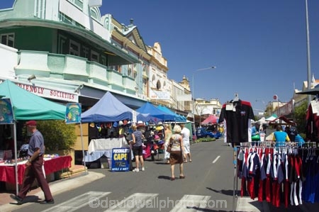 architectural;architecture;australasia;Australia;australian;building;buildings;character;colonial;commerce;crossing;crossings;heritage;historic;historical;market;markets;Maryborough;pedestrian-crossing;pedestrian-crossings;people;person;Queensland;retail;shop;shopping;stall;stalls;street-market;street-markets;weekly-market