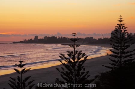 australasia;Australia;beach;beaches;coast;coastal;coolangata;coolangatta;coollangatta;dawn;early-light;Gold-Coast;holiday;holidays;orange;pacific-ocean;point-danger;queensland;sand;sandy;serene;silhouette;silhouettes;sunrise;sunrises;surfers-paradise;tasman-sea;tourism;travel;twilight;vacation;vacations;water;wave;waves;wet