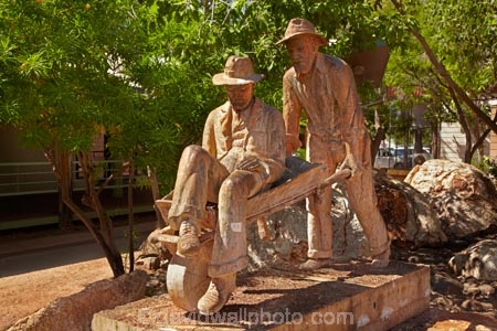Australasian;Australia;Australian;Halls-Creek;Kimberley;Kimberley-Region;memorial;Memorial-Park;memorials;pioneer-memorial;Russian-Jack-Memorial;statue;statues;The-Kimberley;W.A.;WA;West-Australia;Western-Australia;wheelbarrow-statue