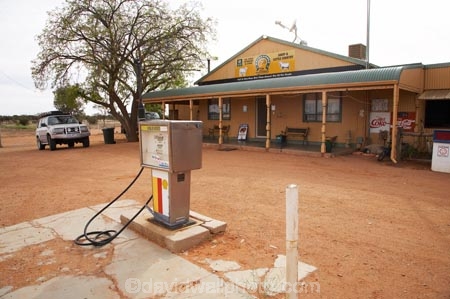 Australasia;Australia;Australian;Australian-Desert;Australian-Deserts;Australian-Outback;bowser;bowsers;cafe;cafes;filliing-stations;filling-station;filling-stations;food;garage;garages;gas-pump;gas-pumps;gas-station;gas-stations;gasolene;gasoline;hotel;hotels;N.S.W.;New-South-Wales;NSW;Outback;petrol-bowser;petrol-bowsers;petrol-pump;petrol-pumps;petrol-station;petrol-stations;petroleum;pub;public-house;public-houses;pubs;restaurant;restaurants;Road-House;Road-Houses;Roadhouse;Roadhouses;saloon;saloons;service-station;service-stations;servo;Silver-City-Highway;tavern;taverns