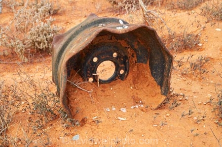 Australasia;Australia;Australian;Australian-Desert;Australian-Deserts;Australian-Outback;breakdown;broken-down;damage;damaged;hazard;hazards;motoring;N.S.W.;New-South-Wales;NSW;Outback;Outback-Driving;Outback-Motoring;Outback-Travel;ruin;ruined;Silver-City-Highway;travel;traveling;wheel;wheels
