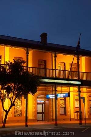 ale-house;ale-houses;architecture;Argent-St;Argent-Street;Australasia;Australia;Australian;Australian-Desert;Australian-Deserts;Australian-Outback;bar;bars;Broken-Hill;building;buildings;colonial;dark;dusk;free-house;free-houses;heritage;historic;historic-building;historic-buildings;historical;historical-building;historical-buildings;history;hotel;hotels;light;lights;N.S.W.;New-South-Wales;night;NSW;old;Outback;place;places;pub;public-house;public-houses;pubs;saloon;saloons;Silver-City;Silver-City-Working-Mens-Club;Silver-City-Working-Mens-Club;tavern;taverns;tradition;traditional;twilight