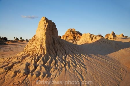 arid;australasia;Australia;australian;Australian-Desert;Australian-Deserts;Australian-Outback;back-country;backcountry;backwoods;country;countryside;desert;deserts;dry;Environment;erroded;errosion;formation;formations;geographic;geography;landscape;Mungo-N.P.;Mungo-National-Park;Mungo-NP;Mungo-World-Heritage-Area;Mungo-World-Heritage-Site;n.s.w.;natural;nature;New-South-Wales;nsw;Outback;Red-Centre;remote;remoteness;rock;rural;sand;Walls-of-China;wilderness;Willandra-Lakes-World-Heritage-A;Willandra-Lakes-World-Heritage-S;world-heritage-areas;World-Heritage-Sites