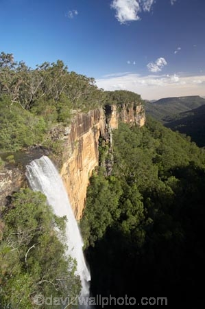 Australasia;Australia;bluff;bluffs;cascade;cascades;cliff;cliffs;creek;creeks;escarpment;escarpments;falls;Fitzroy-Falls;Morton-N.P.;Morton-National-Park;Morton-NP;N.S.W.;national-park;national-parks;natural;nature;New-South-Wales;NSW;scene;scenic;South-New-South-Wales;Southern-Highlands;Southern-New-South-Wales;stream;streams;water;water-fall;water-falls;waterfall;waterfalls;wet