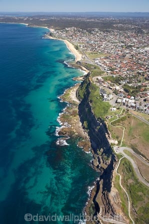 aerial;aerial-photo;aerial-photograph;aerial-photographs;aerial-photography;aerial-photos;aerial-view;aerial-views;aerials;Australasia;Australia;Australian;Bar-Beach;bluff;bluffs;Bogey-Hole;Boggey-Hole;Boggie-Hole;Bogie-Hole;cliff;cliffs;coast;coastal;coastline;coastlines;coasts;foreshore;King-Edward-Park;Merewether;Merewether-Beach;N.S.W.;New-South-Wales;Newcastle;NSW;ocean;Pacific-Ocean;sea;shore;shoreline;shorelines;shores;steep;Tasman-Sea;water