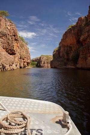 Australasia;Australia;bluff;bluffs;boat;boats;canyon;canyons;cliff;cliffs;cruise;cruises;gorge;gorges;Katherine;Katherine-Gorge;Katherine-Gorge-National-Park;Katherine-River;launch;launches;N.T.;national-park;national-parks;Nitmiluk-Cruises;Nitmiluk-N.P.;Nitmiluk-National-Park;Nitmiluk-NP;Nitmiluk-Tours;Northern-Territory;NT;river;rivers;rope;ropes;Top-End;tour-boat;tour-boats;tourism;tourist;tourist-boat;tourist-boats;water