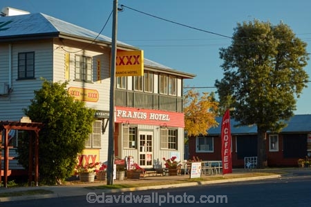 Thallon;Balonne;Region;Qld;Queensland;Australia;outback;Australian;Pub;pubs;bar;bars;hotel;hotels;tavern;taverns;Francis-Hotel;Thallon-Hotel;Thallon-Pub;XXXX