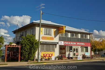 Thallon;Balonne;Region;Qld;Queensland;Australia;outback;Australian;Pub;pubs;bar;bars;hotel;hotels;tavern;taverns;Francis-Hotel;Thallon-Hotel;Thallon-Pub;XXXX;Southwest-Queensland;South-West;Queensland