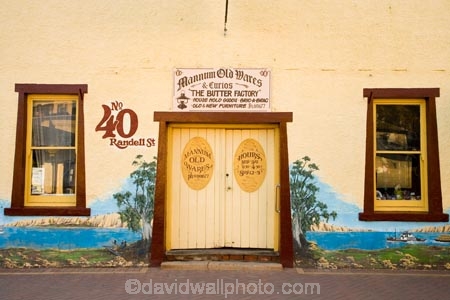 Australasia;Australia;Australian;building;buildings;Curio-Shop;Curio-Shops;Curios;heritage;historic;historic-building;historic-buildings;historical;historical-building;historical-buildings;history;Main-Street;Mannum;Mannum-Old-Wares;mural;murals;Murray-Basin;Murray-Darling-Basin;Murray-Darling-System;Murray-River;old;Old-Butter-Factory;Randell-St;S.A.;SA;South-Australia;tradition;traditional