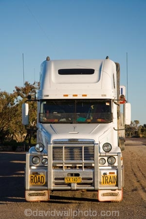 Australasian;Australia;Australian;Australian-Outback;Freightliner;Glendambo-Road-House;juggernaut;lorries;lorry;Outback;road;road-train;road-trains;road_train;road_trains;roads;roadtrain;roadtrains;S.A.;SA;South-Australia;Stuart-Highway;transport;transportation;truck;trucks;vehicle;vehicles