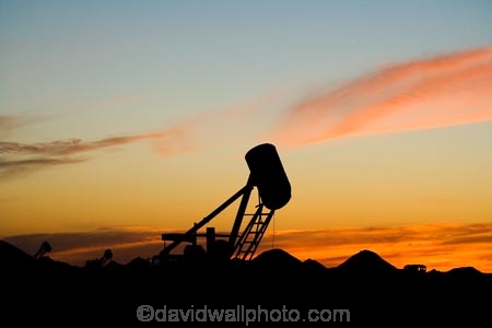 Australasian;Australia;Australian;Australian-Outback;blower;blowers;Coober-Pedy;dusk;evening;machine;machinery;machines;mine;mines;mining;mining-machinery;nightfall;opal-mine;opal-mines;opal-mining;orange;Outback;red-centre;S.A.;SA;sky;South-Australia;sunset;sunsets;twilight