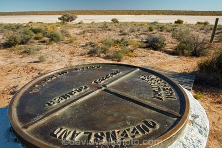 South-Australia;SA;S.A.;Australia;Australian;outback;outback-Australia;Simpson-Desert;desert;deserts;Munga_Thirriâ€“Simpson-Desert-National-Park;Munga_Thirriâ€“Simpson-Desert-Conservation-Park;Simpson-Desert-Conservation-Park;Simpson-Desert-National-Park;Munga_Thirriâ€“Simpson-Desert-NP;French-Line;The-French-Line;salt-lake;salt-pan;Lake-Poeppel;Poeppels-Corner;Peoppel-Corner;Queensland;Northern-Territory;NT;Qld;The-French-Line;national-parks