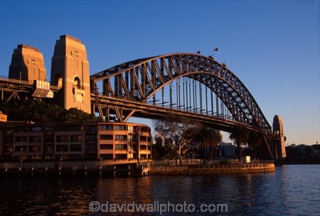 Sydney;Harbour;harbours;harbor;harbors;Bridge;Australia;bridges;light;Sydney-Harbour-Bridge