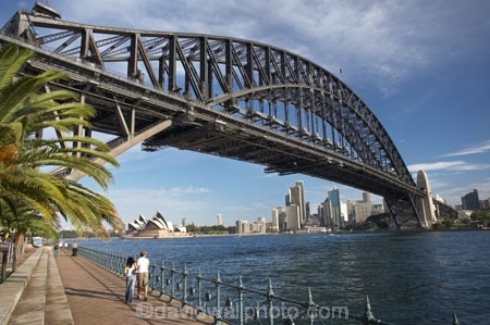 architectural;architecture;Australasia;Australia;Bennelong-Point;bridge;bridges;c.b.d.;cbd;central-business-district;cities;city;cityscape;cityscapes;couple;female;icon;iconic;icons;Kirribilli;landmark;landmarks;male;man;men;Milsons-Point;N.S.W.;New-South-Wales;NSW;Olympic-Dr;Olympic-Drive;Opera-House;palm-tree;palm-trees;people;person;structure;structures;Sydney;Sydney-Harbor;Sydney-Harbor-Bridge;Sydney-Harbour;Sydney-Harbour-Bridge;Sydney-Opera-House;two;woman;women;young-couple