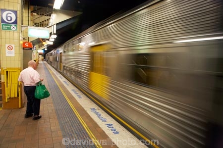 Australasia;Australia;blur;blurred;commute;commuter;commuters;commuting;fast;move;N.S.W.;New-South-Wales;NSW;platform;platforms;rail;rail-station;rail-stations;railroad;railroads;rails;railway;railway-station;railway-stations;railways;speed;station;subway;subways;Sydney;track;tracks;train;train-station;train-stations;trains;transport;transportation;travel;undergrounds;Wynyard-Railway-Station;Wynyard-Station;Wynyard-Subway-Station;Wynyard-Underground-Station