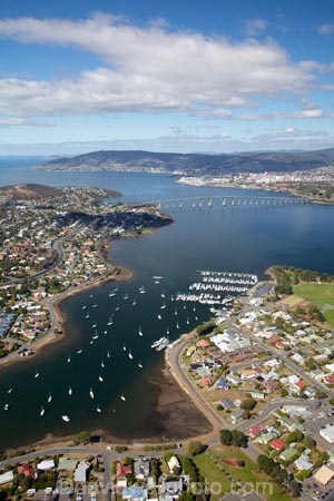 aerial;aerial-photo;aerial-photograph;aerial-photographs;aerial-photography;aerial-photos;aerial-view;aerial-views;aerials;Australasian;Australia;Australian;boat;boats;Derwent-River;Hobart;Island-of-Tasmania;Lindisfarne;Lindisfarne-Bay;marina;River-Derwent;sail-boat;sail-boats;sail_boat;sail_boats;sailboat;sailboats;State-of-Tasmania;Tas;Tasman-Bridge;Tasmania;yacht;yachts