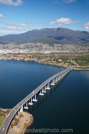 aerial;aerial-photo;aerial-photograph;aerial-photographs;aerial-photography;aerial-photos;aerial-view;aerial-views;aerials;Australasian;Australia;Australian;bridge;bridges;Derwent-River;Hobart;Island-of-Tasmania;Mount-Wellington;Mt-Wellington;Mt.-Wellington;Queens-Domain;River-Derwent;State-of-Tasmania;Tas;Tasman-Bridge;Tasmania