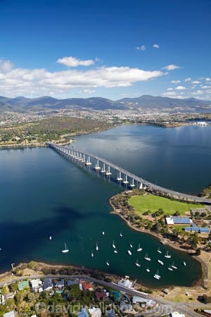 aerial;aerial-photo;aerial-photograph;aerial-photographs;aerial-photography;aerial-photos;aerial-view;aerial-views;aerials;Australasian;Australia;Australian;bridge;bridges;Derwent-River;Hobart;Island-of-Tasmania;Montagu-Bay;Queens-Domain;River-Derwent;State-of-Tasmania;Tas;Tasman-Bridge;Tasmania