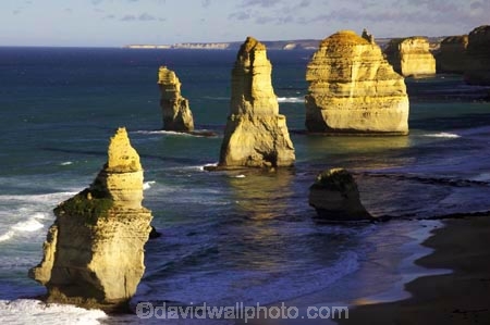 12-apostles;australasian;australia;australian;beach;beaches;bluff;bluffs;cliff;cliffs;coast;coastal;coastline;geological-formation;geological-formations;geology;great-ocean-highway;great-ocean-road;great-ocean-route;horizon;horizons;landscape;landscapes;ocean;oceans;port-campbell-national-park;rock-formation;rock-formations;rock-stack;rock-stacks;sand;sandy;sea;seas;shore;shoreline;southern-ocean;steep;surf;travel;twelve-apostles;twelve-apostles-marine-national;victoria;wave;waves