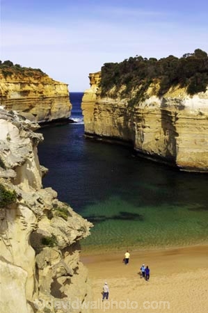 australasian;australia;australian;bay;bays;beach;beaches;bluff;bluffs;calm;cliff;cliffs;coast;coastal;coastline;erode;erodes;erosion;errosion;geological-formation;geological-formations;geology;great-ocean-highway;great-ocean-road;great-ocean-route;idylic;landscape;landscapes;loch-ard-gorge;loch-art-gorge;lochard-gorge;natrural-feature;natural-wonder;ocean;oceans;people;person;persons;port-campbell-national-park;rock-formation;rock-formations;sand;sandy;sea;seas;shipwreck-coast;shore;shoreline;southern-ocean;steep;tourism;tourist;tourists;travel;traveler;travelers;travellers;victoria;viewpoint;viewpoints;water