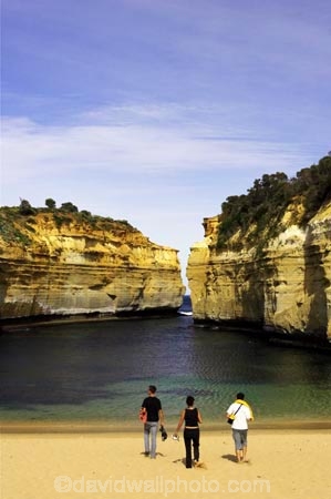 australasian;australia;australian;bay;bays;beach;beaches;bluff;bluffs;calm;cliff;cliffs;coast;coastal;coastline;erode;erodes;erosion;errosion;geological-formation;geological-formations;geology;great-ocean-highway;great-ocean-road;great-ocean-route;idylic;landscape;landscapes;loch-ard-gorge;loch-art-gorge;lochard-gorge;natrural-feature;natural-wonder;ocean;oceans;people;person;persons;port-campbell-national-park;rock-formation;rock-formations;sand;sandy;sea;seas;shipwreck-coast;shore;shoreline;southern-ocean;steep;tourism;tourist;tourists;travel;traveler;travelers;travellers;victoria;viewpoint;viewpoints;water