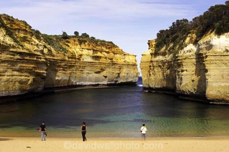 australasian;australia;australian;bay;bays;beach;beaches;bluff;bluffs;calm;cliff;cliffs;coast;coastal;coastline;erode;erodes;erosion;errosion;geological-formation;geological-formations;geology;great-ocean-highway;great-ocean-road;great-ocean-route;idylic;landscape;landscapes;loch-ard-gorge;loch-art-gorge;lochard-gorge;natrural-feature;natural-wonder;ocean;oceans;people;person;persons;port-campbell-national-park;rock-formation;rock-formations;sand;sandy;sea;seas;shipwreck-coast;shore;shoreline;southern-ocean;steep;tourism;tourist;tourists;travel;traveler;travelers;travellers;victoria;viewpoint;viewpoints;water