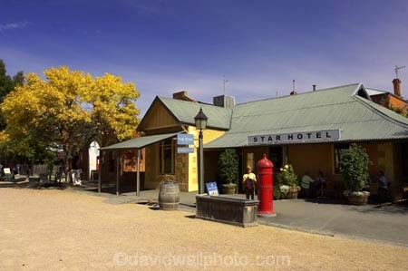 ale-house;ale-houses;architecture;australasia;Australia;australian;autumn;bar;bars;building;buildings;colonial;dusk;Echuca;fall;free-house;free-houses;heritage;Historic;historic-precinct;historical;historical-precinct;history;hotel;hotels;murray-esplanade;old;pedestrian-precinct;place;places;pub;public-house;public-houses;pubs;saloon;saloons;Star-Hotel;tavern;taverns;Victoria