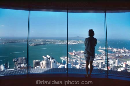 business-district;cbd;harbor;harbors;harbour;harbours;office-buildings;offices;skyscraper;streets