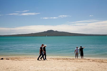 Auckland;beach;beaches;coast;coastal;coastline;Mission-Bay;Mission-Bay-Beach;N.I.;N.Z.;New-Zealand;NI;North-Is;North-Is.;North-Island;NZ;ocean;oceans;people;person;Rangitoto-Is;Rangitoto-Island;sand;sandy;sea;seas;shore;shoreline;summer;surf