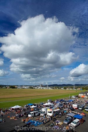 Auckland;Avondale;Avondale-Market;Avondale-Markets;Avondale-Racetrack;Avondale-Raceway;Avondale-Sunday-Market;buy;buying;cloud;clouds;commerce;commercial;crowd;crowds;food-market;food-markets;food-stall;food-stalls;fruit-market;market;market-place;market-stall;market-stalls;market_place;marketplace;markets;N.Z.;New-Zealand;North-Is.;North-Island;Nth-Is;NZ;outdoor;outdoors;people;person;retail;retailer;retailers;sale;sales;sell;seller;sellers;selling;sells;shop;shopping;shops;stall;stalls;steet-scene;street-scenes;vegetables;vendor;vendors