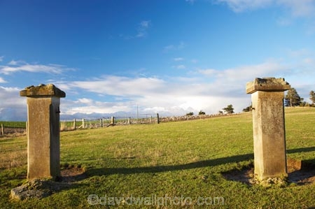 agricultural;agriculture;Clutha-District;Clutha-Region;country;countryside;farm;farming;farmland;farms;field;fields;gate-post;gate_post;gatepost;gates-posts;gates_posts;gatesposts;gateway;gateways;heritage;historic;historical;history;meadow;meadows;N.Z.;New-Zealand;NZ;old;paddock;paddocks;pasture;pastures;rural;S.I.;SI;South-is;South-Island;South-Otago;tradition;traditional;Waiwera-South
