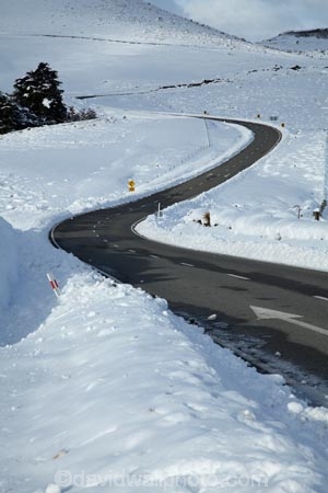 agricultural;agriculture;arrow;arrows;bend;bends;Central-Otago;cold;coldness;corner;corners;country;countryside;curve;curves;Daytime;driving;East-Otago;Exterior;extreme-weather;farm;farming;farmland;farms;field;fields;freeze;freezing;high-country;highway;highways;hill;hills;Landscape;Landscapes;Maniototo;meadow;meadows;mountain;mountains;N.Z.;natural;Nature;New-Zealand;NZ;open-road;open-roads;Otago;Outdoor;Outdoors;Outside;paddock;paddocks;pasture;pastures;Pig-Root-Highway;Pig-Root-Road;Pig-Route-Highway;Pig-Route-Road;Pigroot-Highway;Pigroot-Road;Pigroute;Pigroute-Highway;Pigroute-Road;road;road-trip;roads;rural;S.I.;Scenic;Scenics;Season;Seasons;SH-85;SH85;SI;snow;snowfall;snowy;snowy-hills;snowy-mountains;South-Is;South-Is.;South-Island;State-Highway-85;State-Highway-Eighty-Five;Sth-Is;The-Pig-Route;The-Pigroot;transport;transportation;travel;traveling;travelling;trip;Waitaki-District;Waitaki-Region;weather;White;winter;winter-driving;winter-driving-conditions;winter-road;winter-road-conditions;winter-roads;Wintertime;wintery;wintry