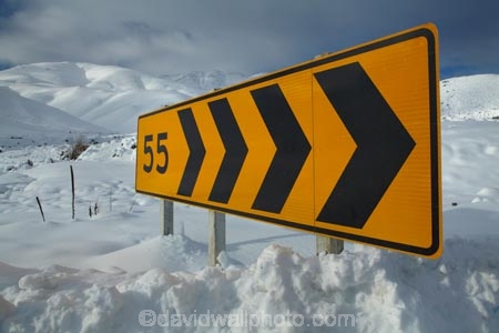 55;55-kmh;55-kmh;bend;bends;Central-Otago;cold;Coldness;corner;corners;curve;curves;Daytime;Exterior;extreme-weather;fence;fence-line;fence-lines;fence_line;fence_lines;fenceline;fencelines;fences;freeze;freezing;high-country;hill;hills;Landscape;Landscapes;Maniototo;mountain;mountains;N.Z.;natural;Nature;New-Zealand;NZ;Otago;Outdoor;Outdoors;Outside;Pig-Root-Highway;Pig-Root-Road;Pig-Route-Highway;Pig-Route-Road;Pigroot-Highway;Pigroot-Road;Pigroute;Pigroute-Highway;Pigroute-Road;road-sign;S.I.;Scenic;Scenics;Season;Seasons;SH-85;SH85;SI;sign;signpost;signposts;signs;snow;snowfall;snowy;snowy-hills;snowy-mountains;South-Is;South-Is.;South-Island;State-Highway-85;State-Highway-Eighty-Five;Sth-Is;street-sign;street-signs;The-Pig-Route;The-Pigroot;traffic-sign;traffic-signs;warning-sign;warning-signs;weather;White;winter;winter-driving;winter-driving-conditions;winter-road;winter-road-conditions;winter-roads;Wintertime;wintery;wintry;yellow