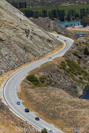 s-bend;s-bends;s-curve;bend;bends;Central-Otago;corner;corners;Cromwell;curve;curves;driving;highway;highways;N.Z.;New-Zealand;NZ;open-road;open-roads;Otago;road;road-trip;roads;s-bend;s-bends;s-curve;S.I.;SH;SI;South-Is;South-Island;State-highway-8;state-highway-eight;Sth-Is;transport;transportation;travel;traveling;travelling;trip