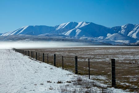 Aotearoa;Central-Otago;cold;Coldness;extreme-weather;fence;fence-line;fence-lines;fence_line;fence_lines;fenceline;fencelines;fences;freeze;freezing;Maniototo;N.Z.;New-Zealand;NZ;Otago;S.I.;Scenic;Scenics;Season;Seasons;SI;snow;snowy;South-Is;South-Island;Sth-Is;weather;white;winter;Wintertime;wintery;wintry