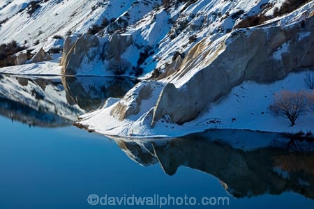 Aotearoa;Blue-Lake;Central-Otago;cold;Coldness;dam;dams;extreme-weather;freeze;freezing;lake;lakes;Maniototo;N.Z.;New-Zealand;NZ;Otago;reflection;reflections;S.I.;Saint-Bathans;Scenic;Scenics;Season;Seasons;SI;snow;snowy;South-Is;South-Island;St-Bathans;St.-Bathans;Sth-Is;weather;white;winter;Wintertime;wintery;wintry