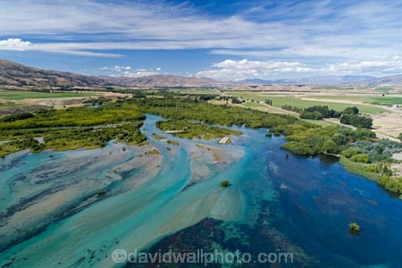 aerial;Aerial-drone;Aerial-drones;aerial-image;aerial-images;aerial-photo;aerial-photograph;aerial-photographs;aerial-photography;aerial-photos;aerial-view;aerial-views;aerials;Central-Otago;channel;channels;Clutha-Arm;Clutha-River;Drone;drone-aerial;Drones;lake;Lake-Dunstan;lakes;N.Z.;New-Zealand;NZ;Otago;Quadcopter-aerial;Quadcopters-aerials;river;river-channel;river-channels;river-mouth;river-mouths;rivers;S.I.;SI;South-Is;South-Island;Sth-Is;Sth-Island;U.A.V.-aerial;UAV-aerials;water