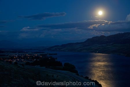 45-degrees-south;45-South;Central-Otago;cloud;clouds;Crowmwell;lake;Lake-Dunstan;lakes;Lowburn;moon;moonrise;moons;N.Z.;New-Zealand;NZ;Otago;Pisa-Moorings;S.I.;SI;skies;sky;South-Is;South-Island;Sth-Is;Supermoon