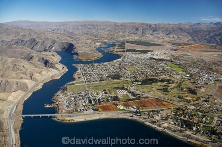 aerial;aerial-photo;aerial-photograph;aerial-photographs;aerial-photography;aerial-photos;aerial-view;aerial-views;aerials;autuminal;autumn;autumn-colour;autumn-colours;autumnal;bridge;bridges;Carrick-Range;Central-Otago;Clutha-Arm;color;colors;colour;colours;Cromwell;Deadmans-Point-Bridge;Deadmans-Point-Bridge;deciduous;fall;hydro-lake;hydro-lakes;Kawarau-Arm;lake;Lake-Dunstan;lakes;N.Z.;New-Zealand;NZ;Otago;road-bridge;road-bridges;S.I.;season;seasonal;seasons;SI;South-Is.;South-Island;traffic-bridge;traffic-bridges;tree;trees;water
