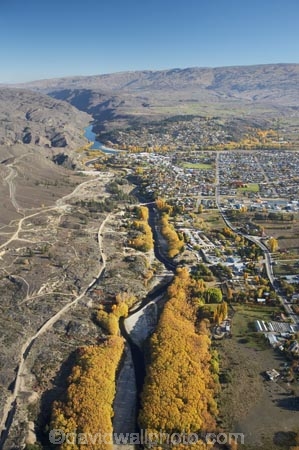 aerial;aerial-photo;aerial-photograph;aerial-photographs;aerial-photography;aerial-photos;aerial-view;aerial-views;aerials;Alexandra;arid;autuminal;autumn;autumn-colour;autumn-colours;autumnal;barren;Central-Otago;Central-Otago-Rail-Trail;color;colors;colour;colours;cycleway;deciduous;dry;fall;Manuherkia-River;N.Z.;New-Zealand;NZ;Otago;Otago-Central-Rail-Trail;rail-trail;rail-trails;river;rivers;S.I.;season;seasonal;seasons;SI;South-Is.;South-Island;tree;trees;willow;willow-tree;willow-trees;willows