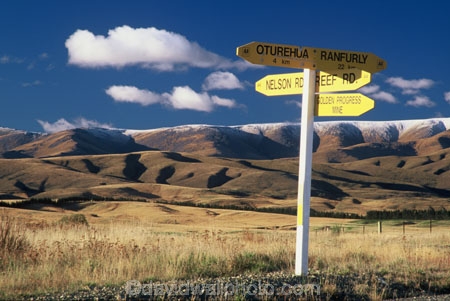 agriculture;countryside;direction;directions;driving;farm;farming;farmland;farms;field;fields;grassland;grazing;high-country;highcountry;land;meadow;meadows;mountain;mountains;paddock;paddocks;pastoral;pasture;road;roads;rural;sign;signpost;transport;travel;which-way