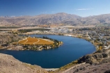 agricultural;agriculture;autuminal;autumn;autumn-colour;autumn-colours;autumnal;Carrick-Range;Central-Otago;central-otago-vineyard;central-otago-vineyards;central-otago-wineries;central-otago-winery;color;colors;colour;colours;Cornish-Point;Cornish-Point-Vineyard;country;countryside;Cromwell;crop;crops;cultivation;deciduous;fall;farm;farming;farmland;farms;Felton-Road-Wines;field;fields;grape;grapes;grapevine;horticulture;Kawarau-Arm-Lake-Dunstan;lake;Lake-Dunstan;lakes;meeting-of-the-waters;Mount-Difficulty;Mt-Difficulty;Mt.-Difficulty;N.Z.;New-Zealand;NZ;Otago;row;rows;rural;S.I.;season;seasonal;seasons;SI;South-Is.;South-Island;tree;trees;vine;vines;Vineyard;vineyards;vintage;wineage;wineries;winery;wines