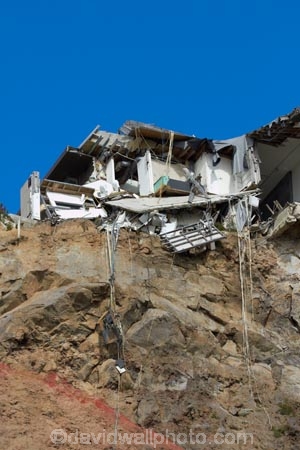 Aotearoa;bluff;bluffs;Canterbury;Christchurch;cliff;cliff-top;cliff_top;cliffs;Clifftop;damage;damaged;danger;dangerous;earthquake;earthquake-damaged-building;earthquake-damaged-house;earthquake-damaged-houses;earthquakes;home;homes;houses;Kinsey-Terrace;N.Z.;New-Zealand;NZ;residence;residences;risk;South-Is;South-Island;Sth-Is;Sumner